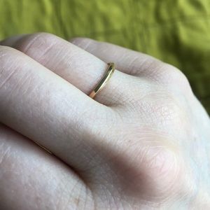 14k gold Knife Edge Band